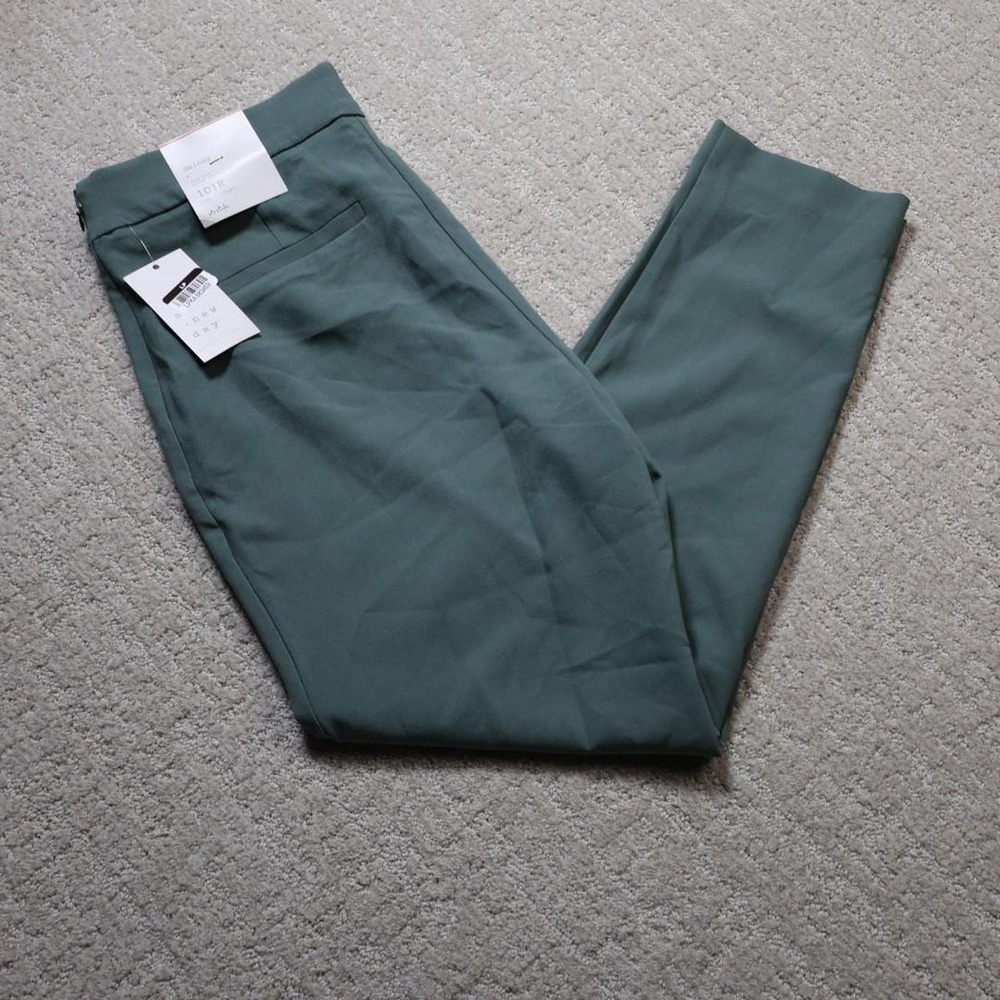 A New Day women's high waisted green skinny pants with side zipper , size 10R